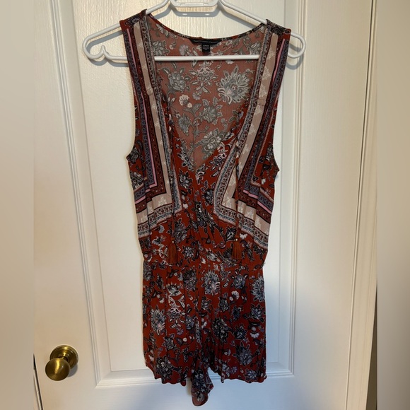 Women’s American Eagle Romper - Picture 1 of 3